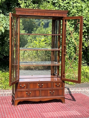 Biedermeier Vitrine Barock Gründerzeit Schrank Glasvitrine Heldense Sammlervitrine Stilmöbel England Bild 10