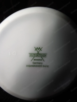 Tassen und Teller Bunt und weiß Bild 4