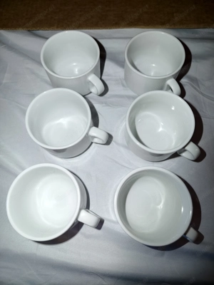 Tassen und Teller Bunt und weiß Bild 7