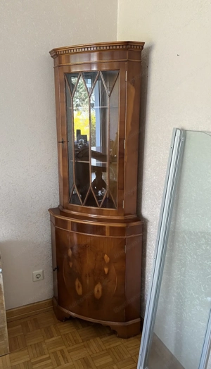Biedermeier Eckvitrine Vitrine Eibe englische Stilmöbel 