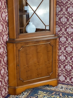Englische Vitrine Biedermeier Stilmöbel Bild 9