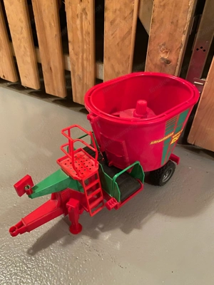 Futtermischwagen Bruder  Bild 2