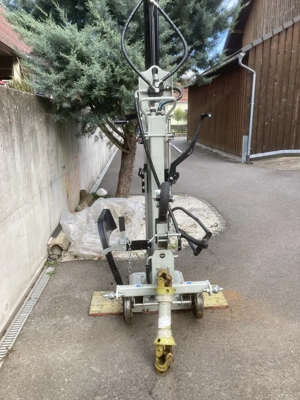 Holzspalter mit Zapfwelle Bild 3