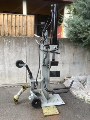 Holzspalter mit Zapfwelle Bild 2