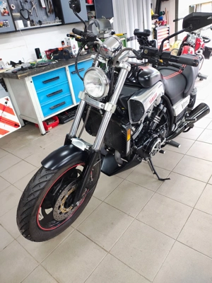 Yamha 1200 vmax Bild 3