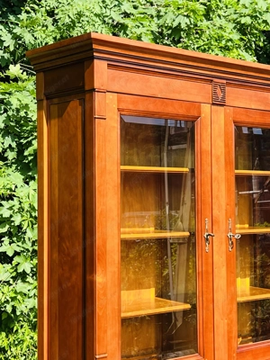 Biedermeier Vitrine Bücherschrank Kirschbaum Grange Bild 3