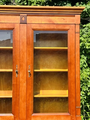 Biedermeier Vitrine Bücherschrank Kirschbaum Grange Bild 6