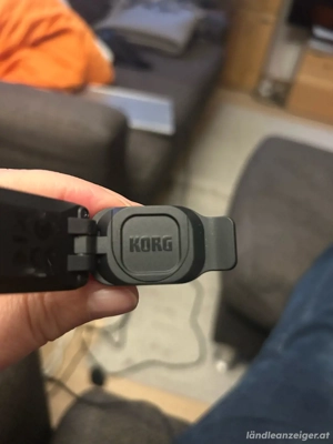 Korg Klemm-Stimmgerät und Plektron Bild 2