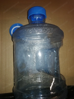 Trinkflasche m Henkel (Plastik) 