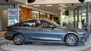 BMW 330 Bild 9