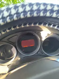 Citroen C4 Baujahr 2014 Bild 7