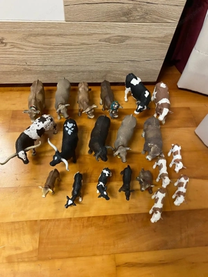 Verschiedene Schleich Kühe Bild 2