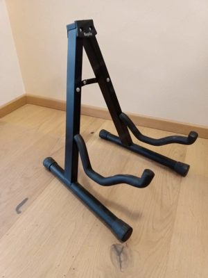 Gitarrenzubehör: Stimmgeräte, Ständer, Wandhalter, Saiten. tiptop, ab 5 Euro Bild 5