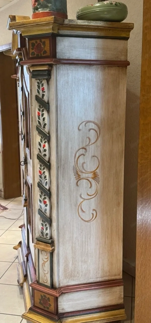 Bauernschrank Barockschrank Dielenschrank Jahreszeitenschrank Kasten  Bild 2