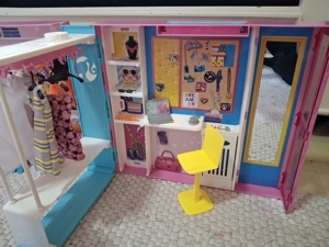 Barbie mit Kleidungsladen   gebraucht, sehr guter Zustand Bild 4