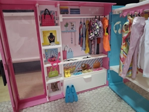 Barbie mit Kleidungsladen   gebraucht, sehr guter Zustand Bild 6