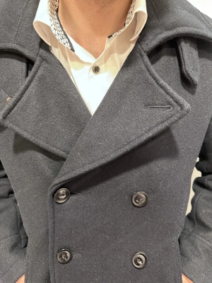 Kurzer schwarzer Wollmantel, Herren Größe S Bild 10