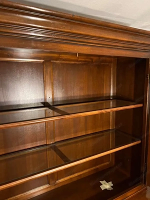 Biedermeier Vitrine Vitrinenschrank SELVA Buffet Landhaus Bauernschrank Nussbaum Gründerzeit Schrank Bild 5