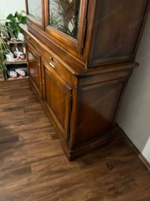 Biedermeier Vitrine Vitrinenschrank SELVA Buffet Landhaus Bauernschrank Nussbaum Gründerzeit Schrank Bild 3