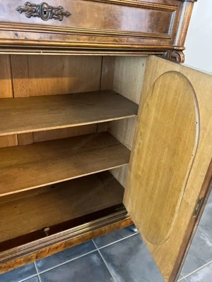 Biedermeier Vitrine Kommode Schrank Vertiko Gründerzeit Bauernschrank Nussbaum Barock Louis XV Empir Bild 6