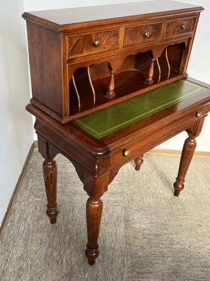 Schreibtisch Nussbaum Stilmöbel Bild 2