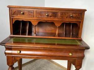 Schreibtisch Nussbaum Stilmöbel Bild 3