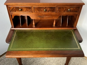 Schreibtisch Nussbaum Stilmöbel Bild 5