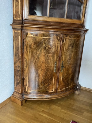 Biedermeier Vitrine Barock Schrank Eckvitrine Nussbaum Massiv Bauernschrank Landhaus Möbel Empire  Bild 4