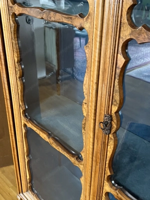 Biedermeier Vitrine Landhaus Barock Geschirrschrank Nussbaum Schrank Louis XV Empire Nussbaum  Bild 5