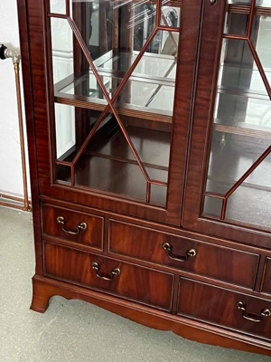 Biedermeier Vitrine Englische Möbel Bücherschrank Bookcase HELDENSE Mahagoni Bild 5