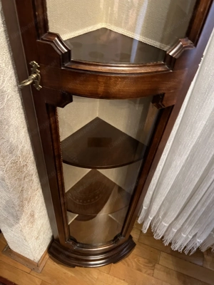 Biedermeier Vitrine Eckvitrine Nussbaum Landhaus Bild 5