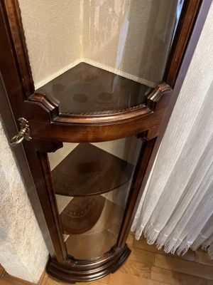 Biedermeier Vitrine Eckvitrine Nussbaum Landhaus Bild 4