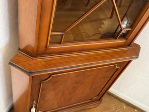 Vitrine Eckschrank aus Eibe Biedermeier Eibe englischer Stil Bild 4