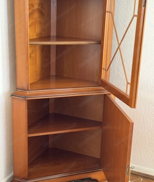 Vitrine Eckschrank aus Eibe Biedermeier Eibe englischer Stil Bild 9