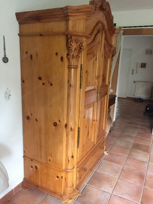 Barock Schrank Dielenschrank Stilmöbel Kasten Bild 6