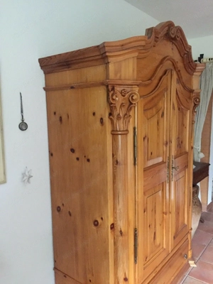 Barock Schrank Dielenschrank Stilmöbel Kasten Bild 8