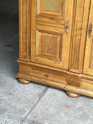 Barock Schrank Kleiderschrank Eiche Massiv Biedermeier Bauernschrank Landhaus Möbel Kasten Neupreis  Bild 3