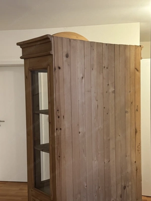 Antike Vitrine Weichholz Schrank Landhaus Bauernmöbel Bild 7