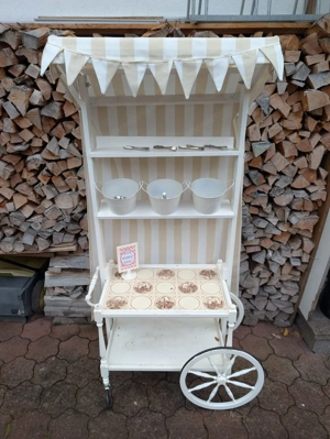 Liebevoll selbstgebaute Candy Bar - Unikat aus Servierwagen!