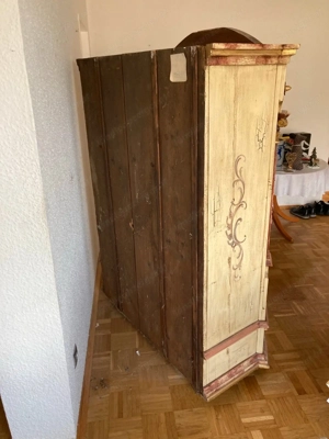 Bauernschrank Schrank Landhaus Bauernmöbel Bild 2