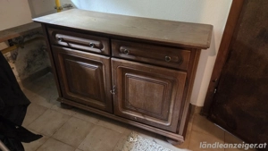 Vitrinenschrank und Schrank Bild 2