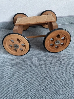 Holzräder für Puppenwagen