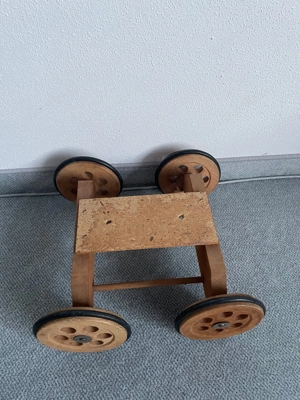 Holzräder für Puppenwagen Bild 2