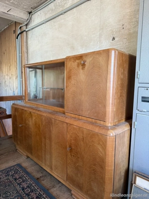 Schrank mit Vitrine Bild 5