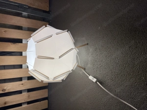 Tischleuchte von Ikea mit Leuchtmittel