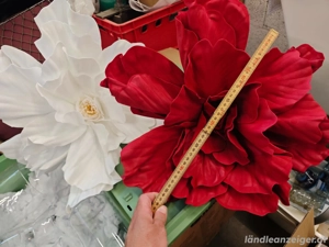2 große Deko Blumen rot und weiß Hochzeit  Bild 2