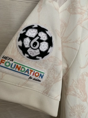  Bayern München Shirt Bild 2