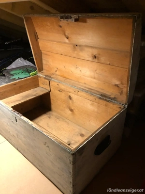 Holztruhe  Bild 2