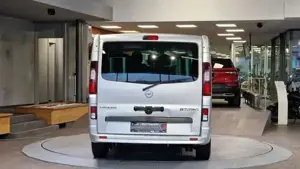 Opel Vivaro Bild 7