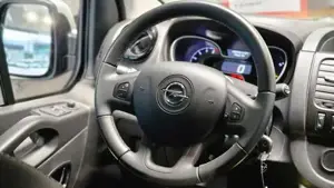 Opel Vivaro Bild 19